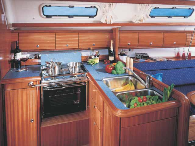 Moon12 - Bavaria 36 (2003) — photo 3